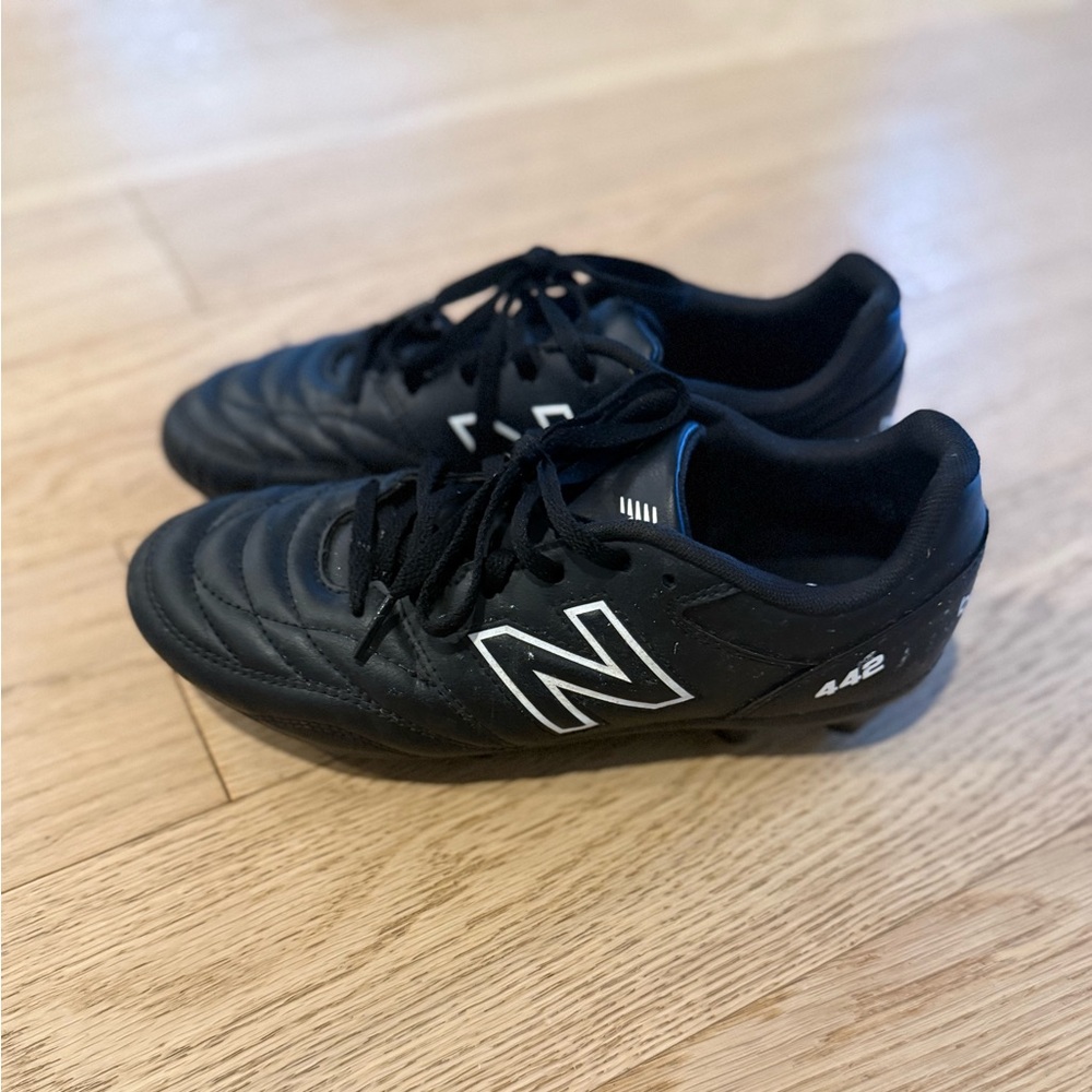 Kids New Balance 442 soccer cleats , black, size 5.5W ( big kids size)